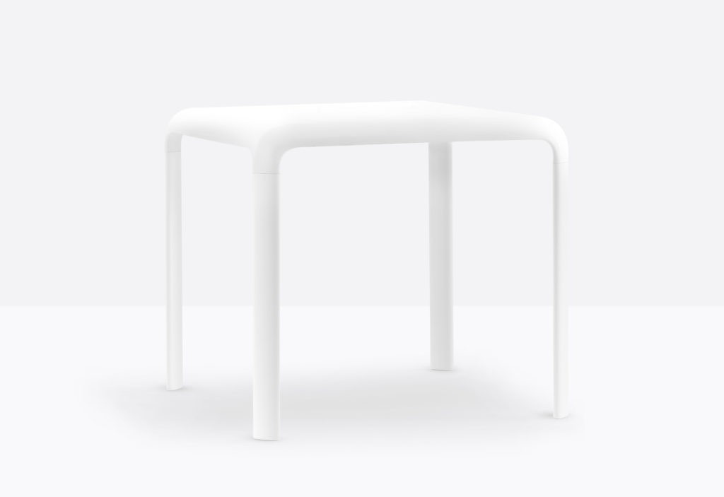 white stackable table