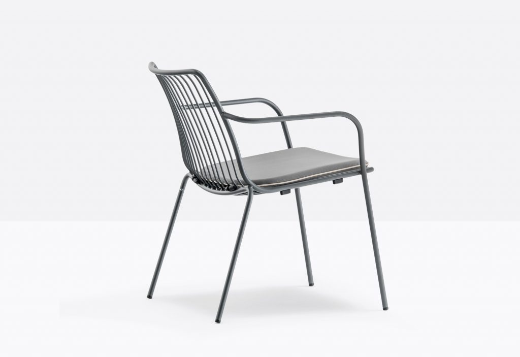black outdoor stackable steel lounge chair